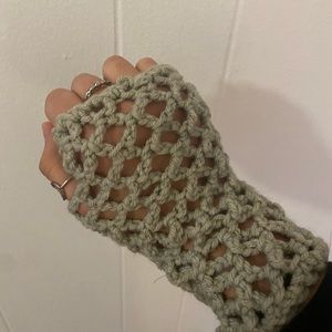 Net crochet hand warmers